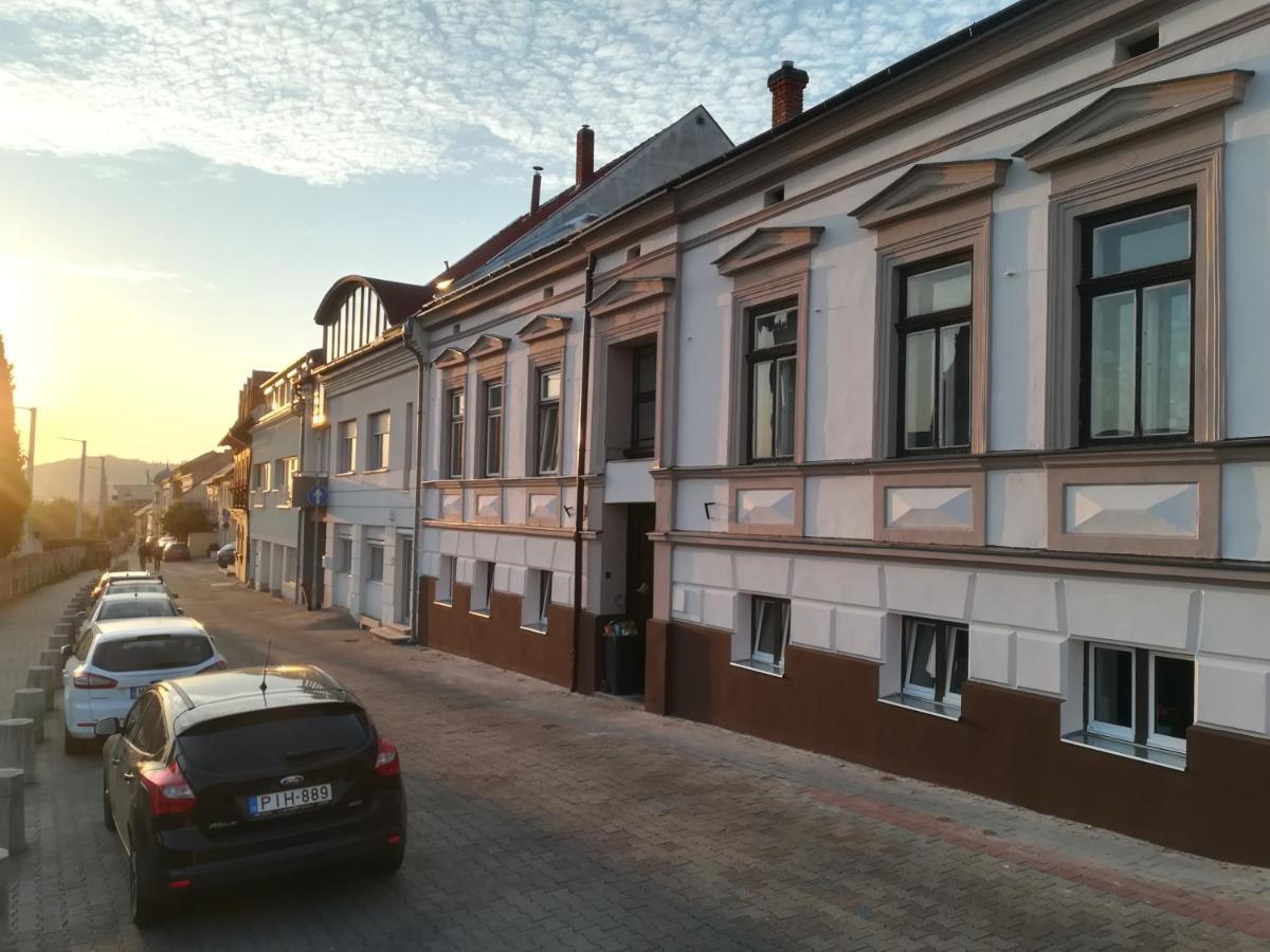 Aradi Apartman Peçuy Dış mekan fotoğraf